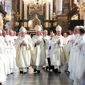 Eucharystię wraz z księżmi z diecezji radomskiej i sandomierskiej celebrowali biskupi Marek Solarczyk, Krzysztof Nitkiewicz i Piotr Turzyński.