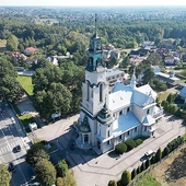 Pionkowska świątynia z lotu ptaka.