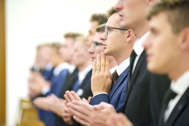 	Obecnie formuje się 72 alumnów.