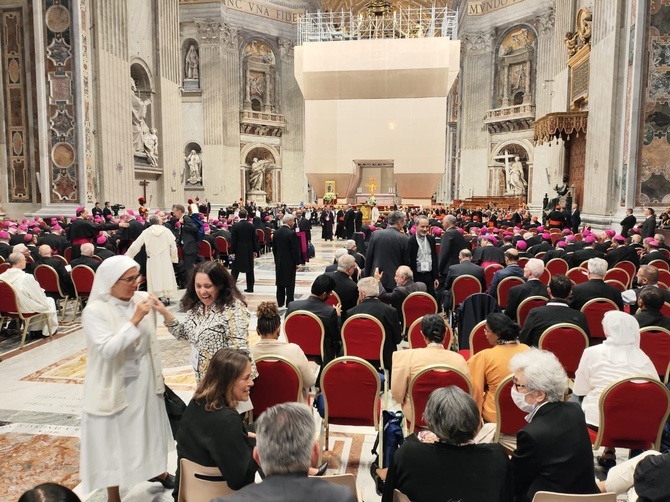 Rozpoczęcie synodu okiem uczestnika