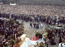 Pogrzeb ks. Jerzego Popiełuszki odbył się 3 listopada 1984 roku w kościele pw. św. Stanisława Kostki na warszawskim Żoliborzu. Szacuje się, że uczestniczyło w nim co najmniej 450 tys. osób, a niektóre źródła mówiły nawet o milionie uczestników. Uroczystości stały się wielką manifestacją antykomunistyczną.