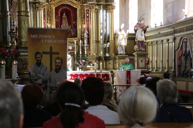 Wprowadzenie relikwii błogosławionych męczenników do sanktuarium w Skępem.