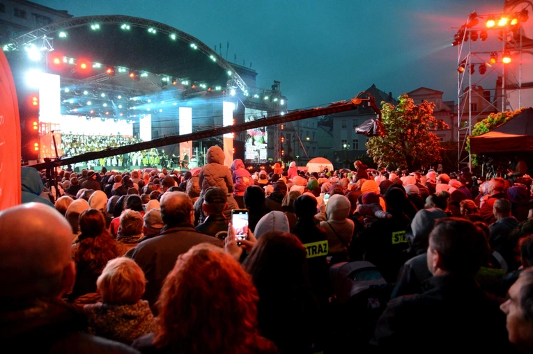 Koncert "Serce dla powodzian" w Paczkowie