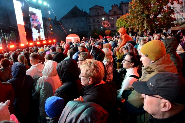 Koncert "Serce dla powodzian" w Paczkowie