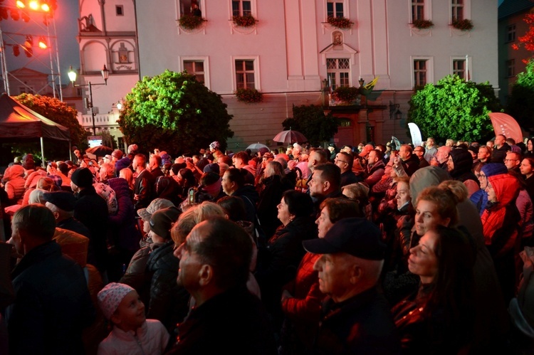 Koncert "Serce dla powodzian" w Paczkowie