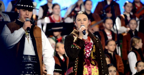 Mała Armia Janosika zagrała i zaśpiewała dla powodzian