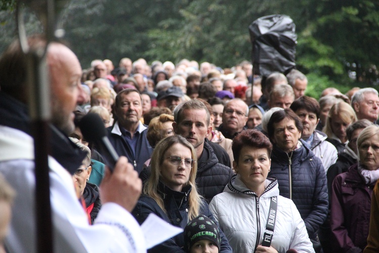 Dróżki różańcowe w Zawadzie