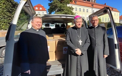 Kościół wrocławski ciągle pomaga powodzianom. Wierni zebrali ogromną sumę pieniędzy
