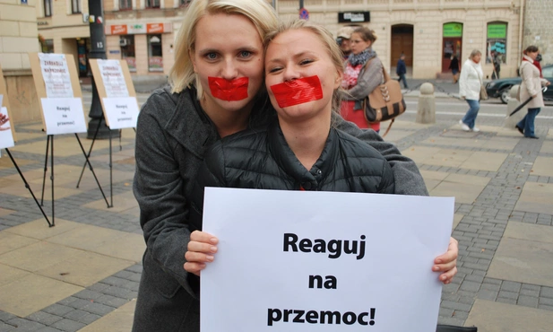 "Niebieskie Karty" dla kobiet doznających przemocy