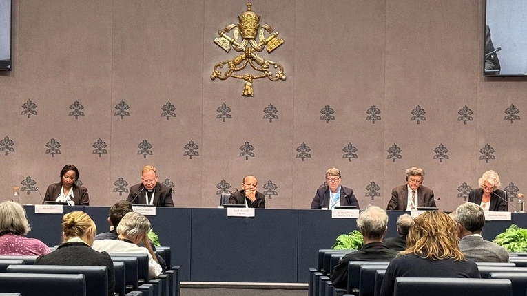 Briefing po pierwszym tygodniu synodu: czy w Kościele umiemy już słuchać siebie nawzajem?