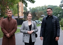 Na spotkania zapraszają Martyna Sambor, Dominik Grzebielski i ks. Adrian Jakubiak.