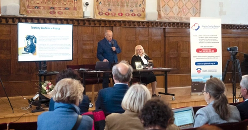 	Dyżurni stale dokształcają się podczas konferencji tematycznych. Ostatnia miała miejsce na początku października w Sopocie.