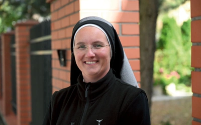 	Siostra Dominika Pac, kanoniczka Ducha Świętego.