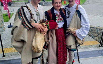 	Nadzieją na przyszłość jest pokolenie młodych.