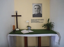Od 2010 roku miejscem spoczynku sługi Bożego jest kościół seminaryjny.