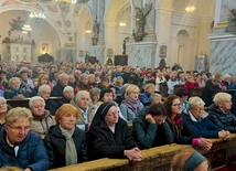 Wspólnota Żywego Różańca tradycyjnie w pierwszą sobotę października pielgrzymowała do bardzkiej bazyliki. 