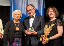 Nagrodę odebrali Zbigniew Skuza i Jagoda Peregończuk.