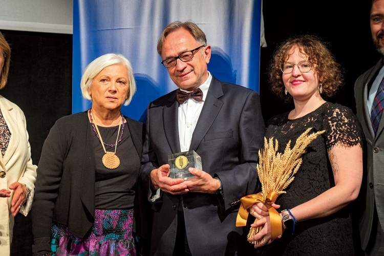 Nagrodę odebrali Zbigniew Skuza i Jagoda Peregończuk.