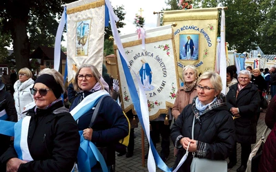 To najliczniejsza grupa pątników, którzy przybywają  do Rokitna w ciągu roku.