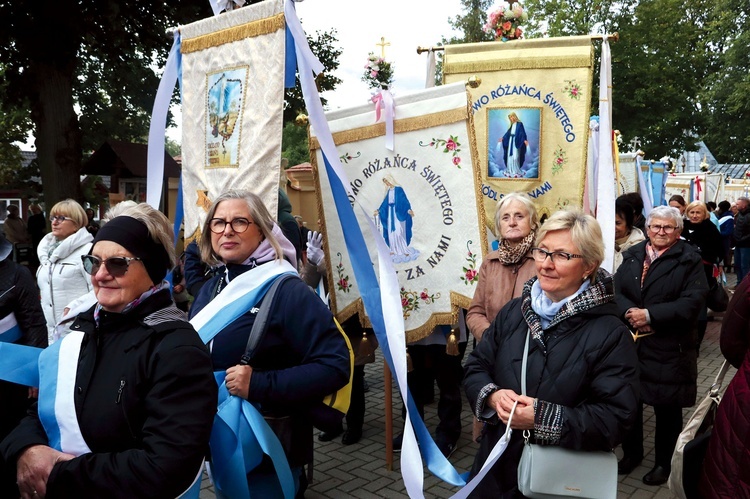 To najliczniejsza grupa pątników, którzy przybywają  do Rokitna w ciągu roku.