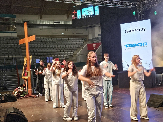 Powstań i żyj. 10 października