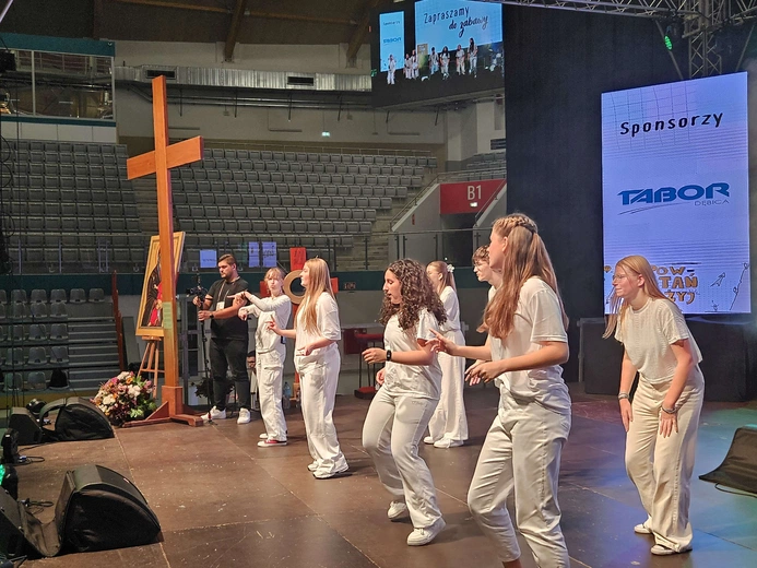 Powstań i żyj. 10 października