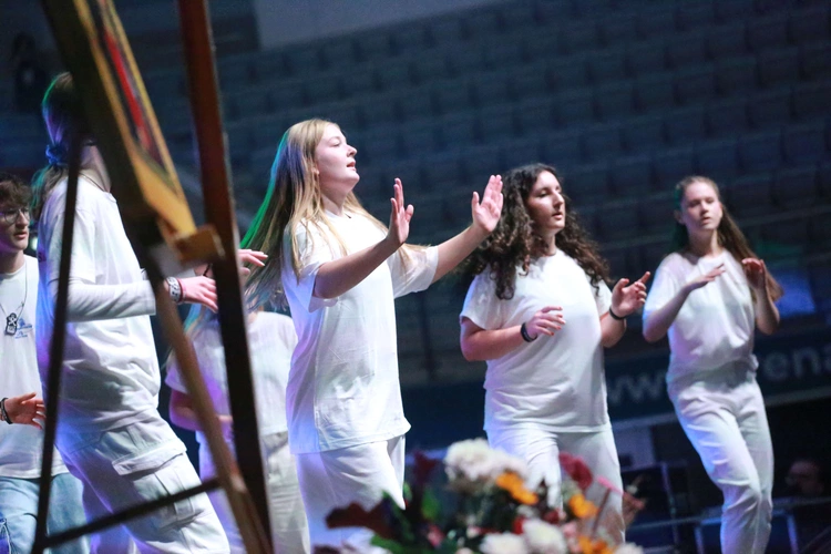 Powstań i żyj. 10 października