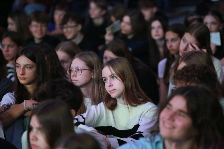 Powstań i żyj. 10 października