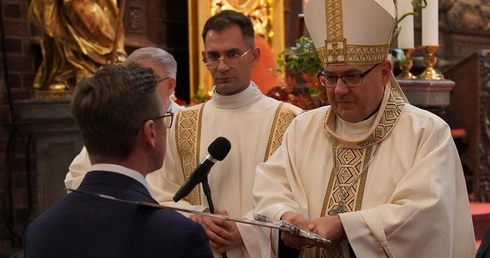 Rycerze, strażnicy historii i tradycji