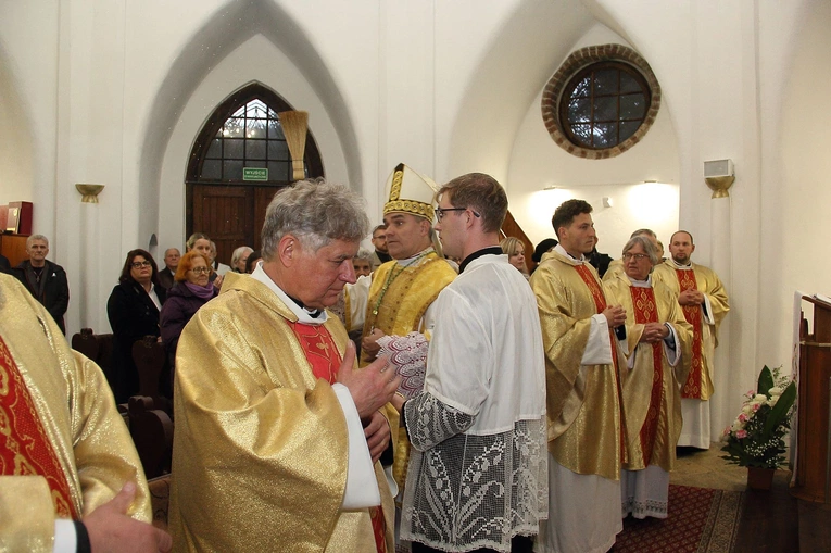 Konsekracjia ołtarza w kościele św. Jerzego w Słupsku - cz. 1