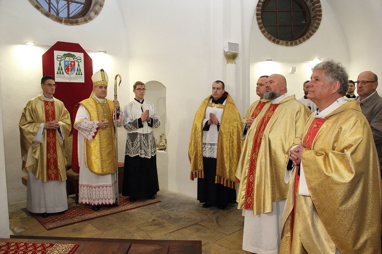 Konsekracjia ołtarza w kościele św. Jerzego w Słupsku - cz. 1