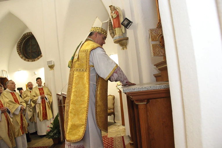 Konsekracja ołtarza w kościele św. Jerzego w Słupsku - cz. 2