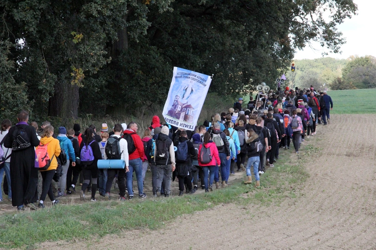 Piesza Pielgrzymka do Trzebnicy - cz. 2