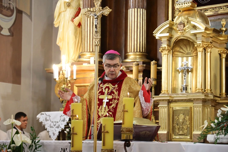 Sto lat posługi