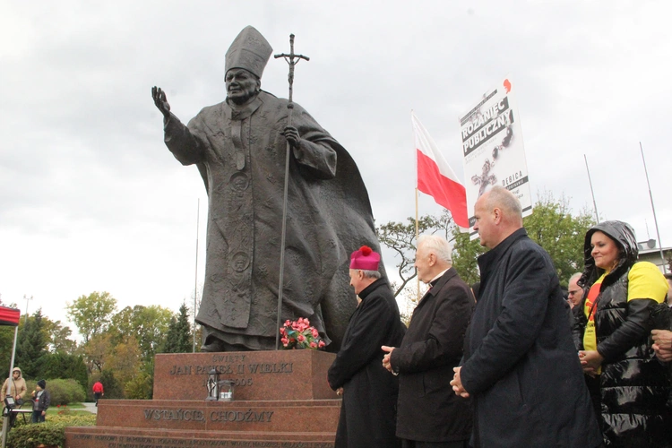 Ulicami Dębicy przeszedł Diecezjalny Marsz dla Życia i Rodziny