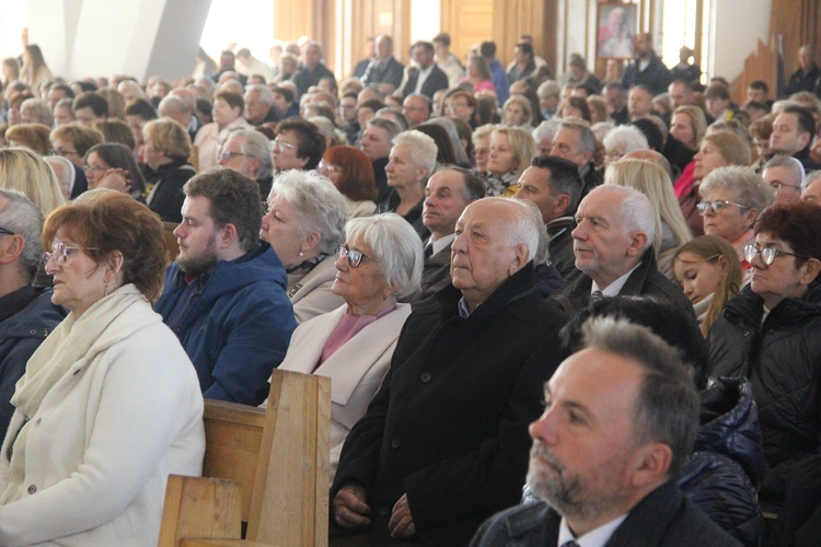Dębica. Msza św. na rozpoczęcie Marszu dla Życia i Rodziny