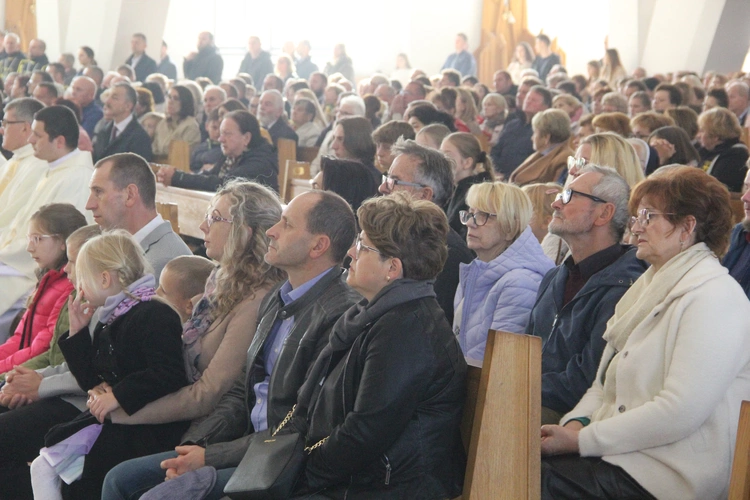 Dębica. Msza św. na rozpoczęcie Marszu dla Życia i Rodziny