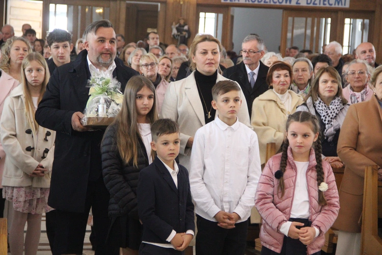 Dębica. Msza św. na rozpoczęcie Marszu dla Życia i Rodziny
