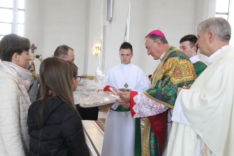Dębica. Msza św. na rozpoczęcie Marszu dla Życia i Rodziny