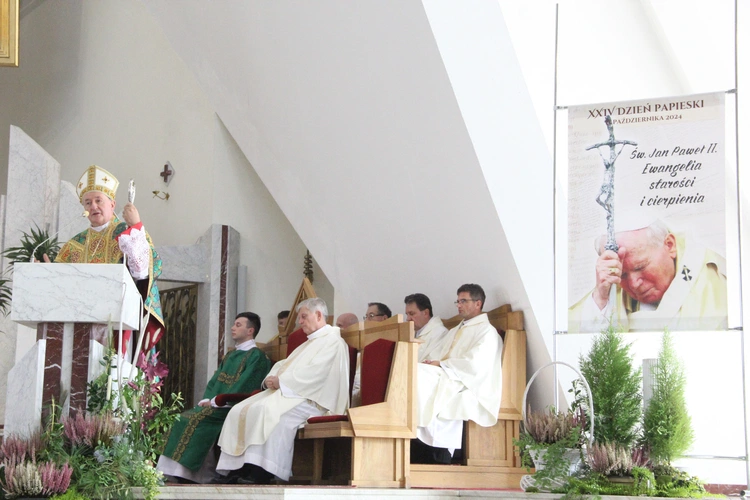 Dębica. Msza św. na rozpoczęcie Marszu dla Życia i Rodziny