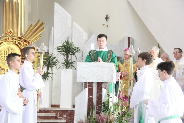 Dębica. Msza św. na rozpoczęcie Marszu dla Życia i Rodziny