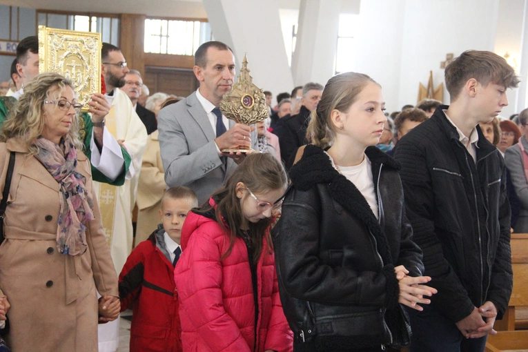 Dębica. Msza św. na rozpoczęcie Marszu dla Życia i Rodziny