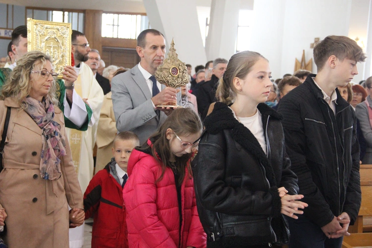 Dębica. Msza św. na rozpoczęcie Marszu dla Życia i Rodziny