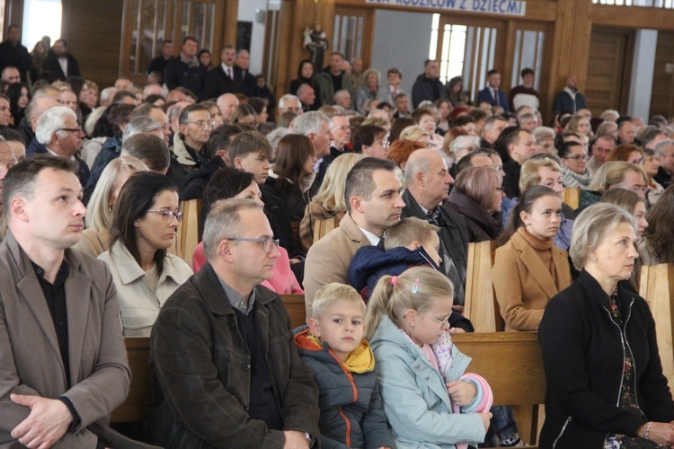 Dębica. Msza św. na rozpoczęcie Marszu dla Życia i Rodziny