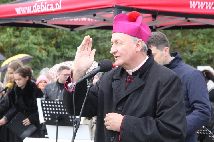 Dębica. Diecezjalny Marsz dla Życia i Rodziny 2024