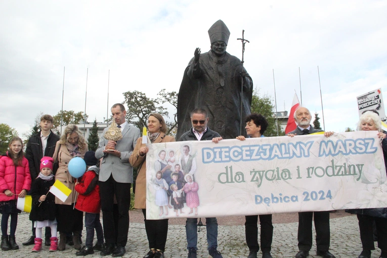 Dębica. Diecezjalny Marsz dla Życia i Rodziny 2024