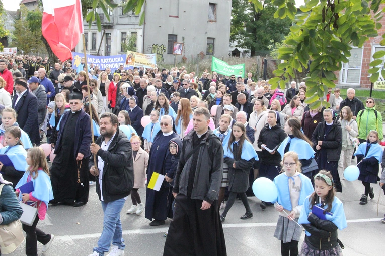 Dębica. Diecezjalny Marsz dla Życia i Rodziny 2024