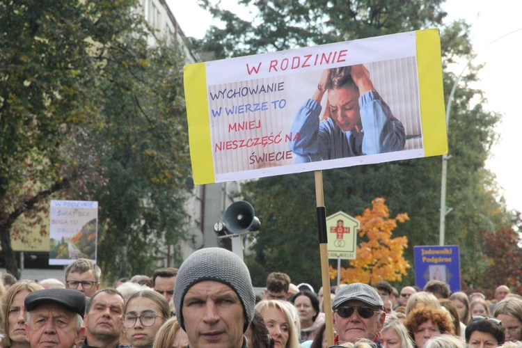 Dębica. Diecezjalny Marsz dla Życia i Rodziny 2024