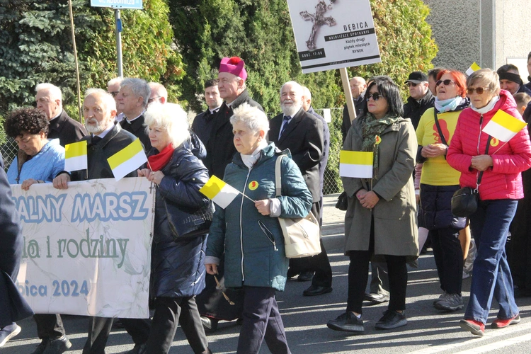 Dębica. Diecezjalny Marsz dla Życia i Rodziny 2024