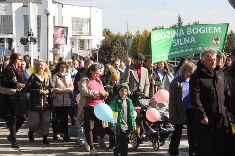 Dębica. Diecezjalny Marsz dla Życia i Rodziny 2024